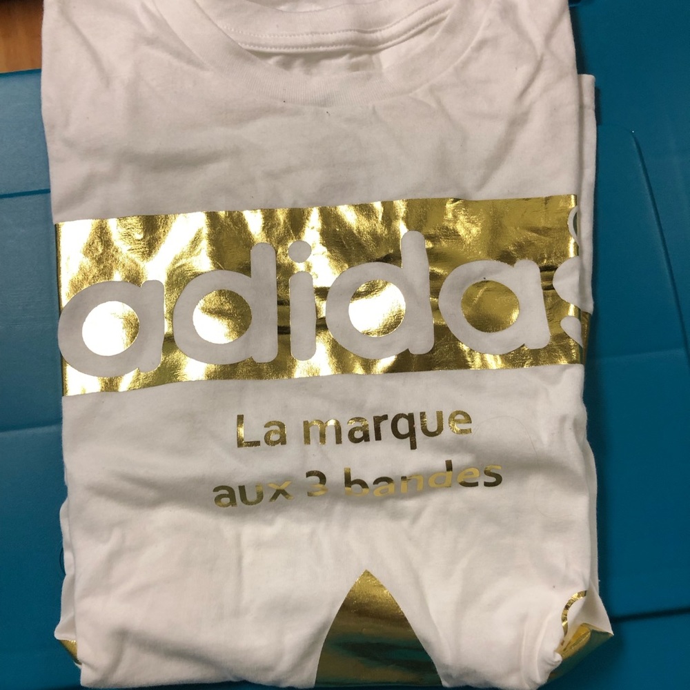 Addis’s shirt